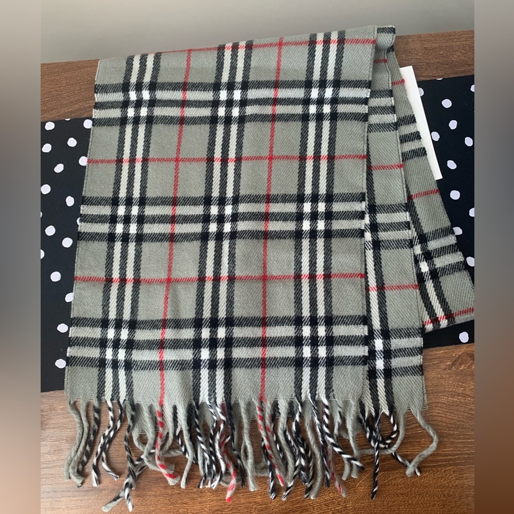 Authentic Burberry Novacheck Scarf